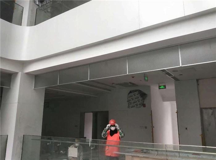 挡烟垂壁给人们带来了安全保障